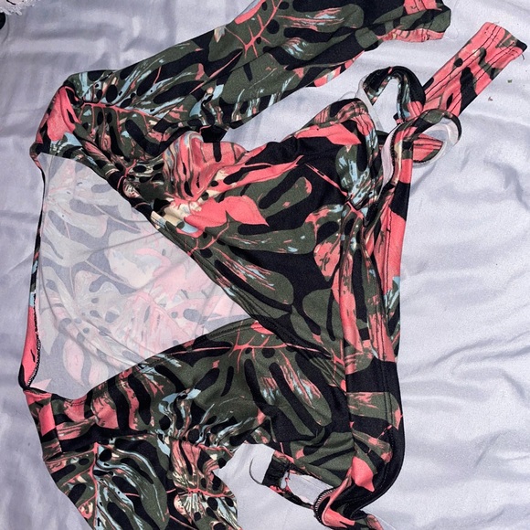 Open tie shirt - Picture 2 of 8